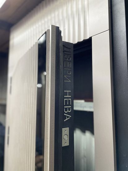 Входная дверь  